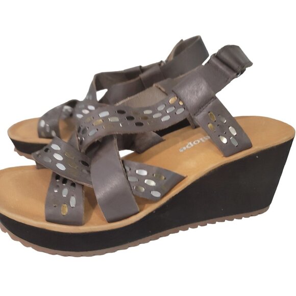 Antelope NWOT leather Wedge Sandals With metal stud Strap detail Grey Size 37 - Picture 4 of 14